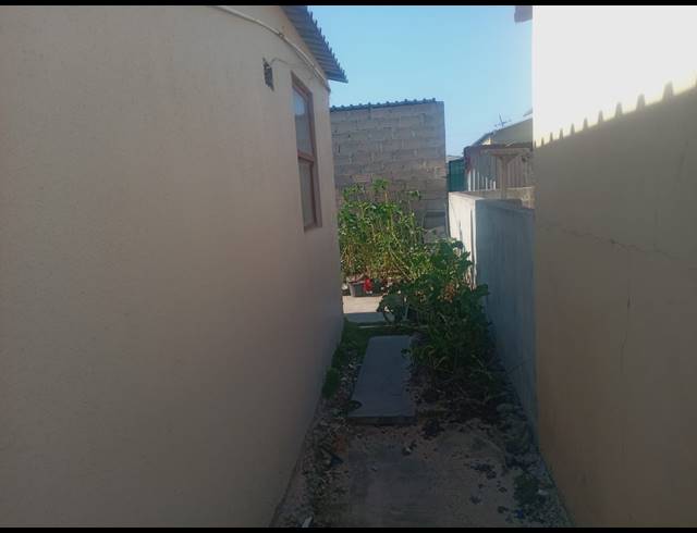 2 BEDROOM FREEHOLD FOR SALE IN KUYASA